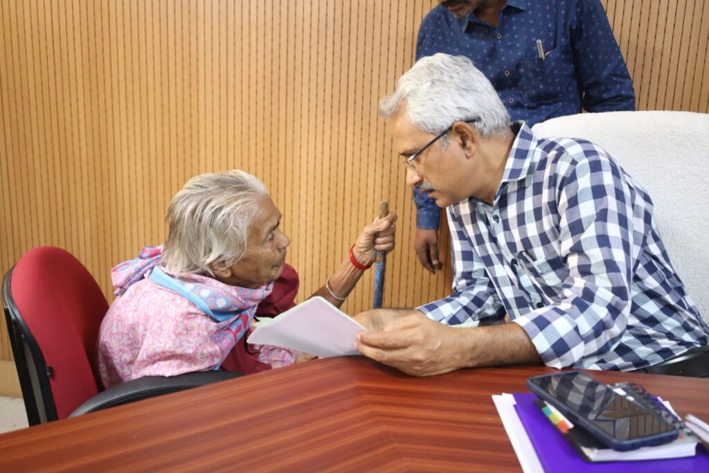 जिला पंचायत सीईओ गजेंद्र सिंह नागेश नरसिंहपुर